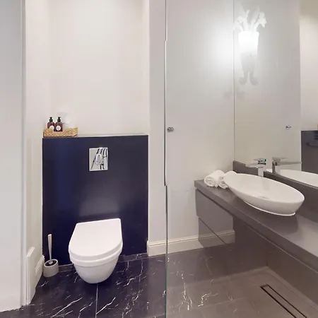 Apartment Dmowskiego Downtown By Wroapart Pl